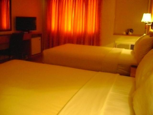 Pamulinawen Hotel Laoag Quarto foto